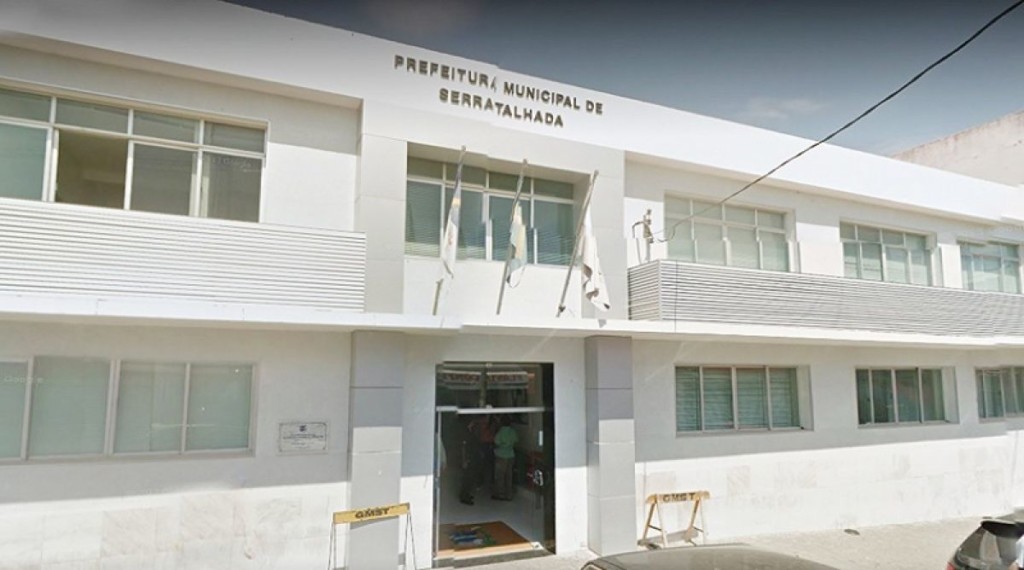 Justiça bloqueia R$ 13,6 milhões do Fundef fora da área da Educação, em Serra Talhada